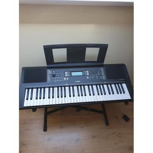 Yamaha keyboard PSR-E373