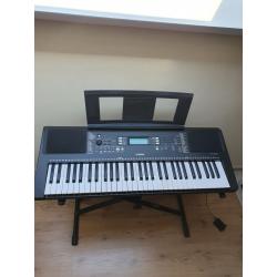 Yamaha keyboard PSR-E373