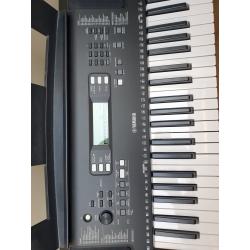 Yamaha keyboard PSR-E373