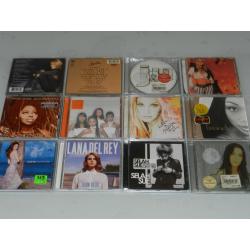 100-tal CD&#039;s pop, schlager, klassiek, wereld, metal, ...