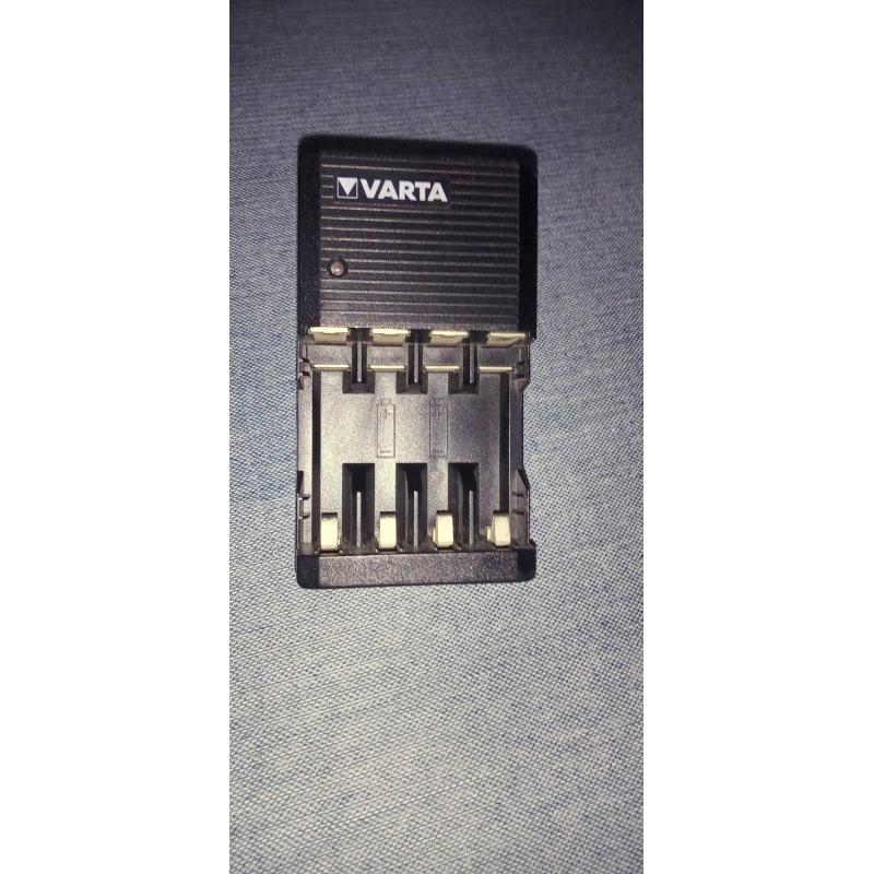 OPLADER VARTA VOOR 4 BATTERIJEN