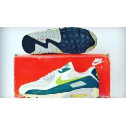 Nike air max 90 maat 35 t/m 46 verschillende kleuren  €40  made in China