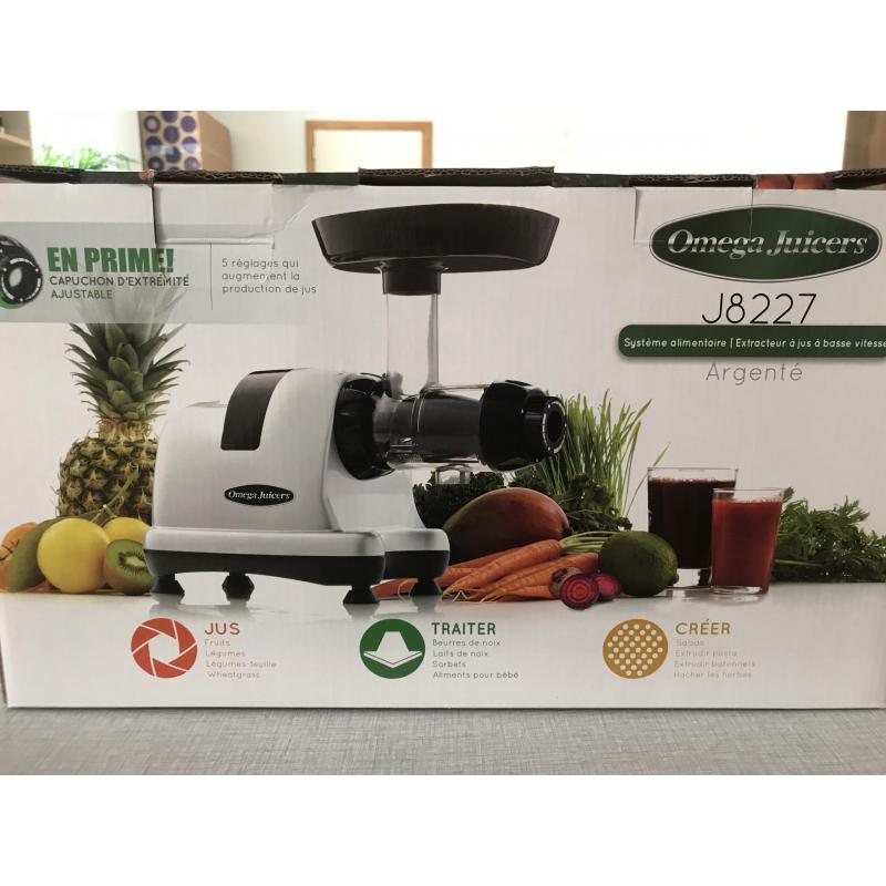 Omega slow masticating juicer J8227 silver