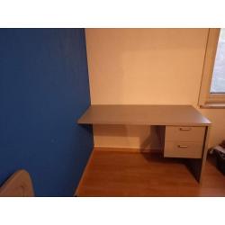 Bureau met lades voor wandmontage