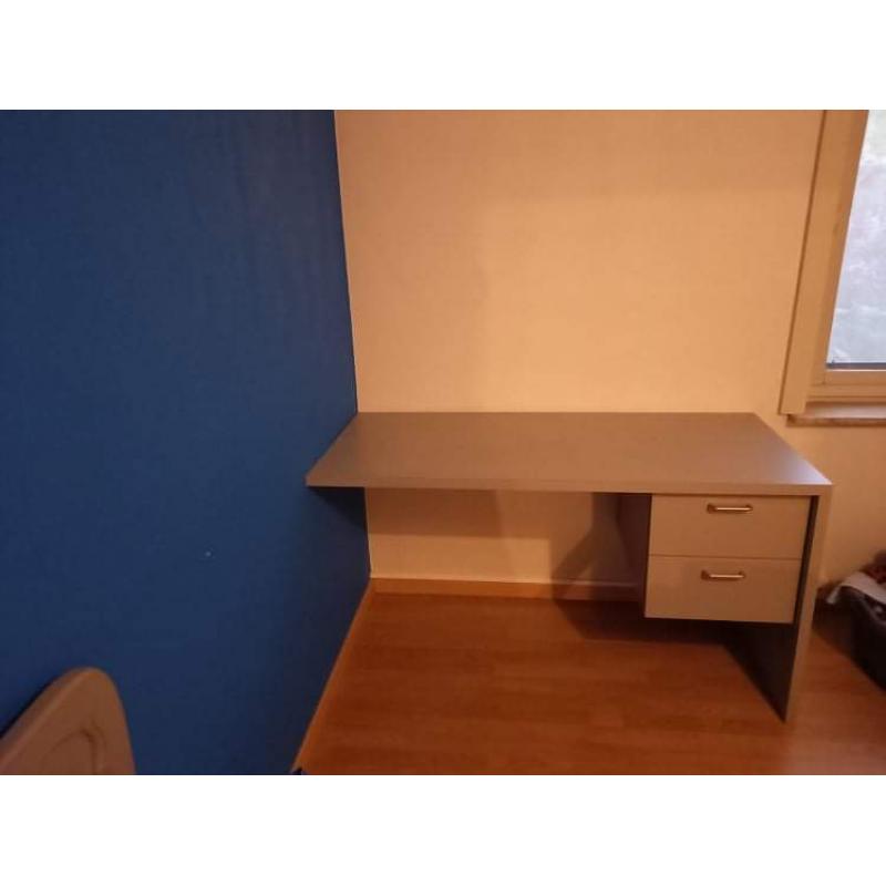 Bureau met lades voor wandmontage