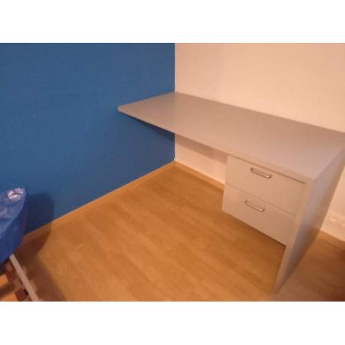 Bureau met lades voor wandmontage