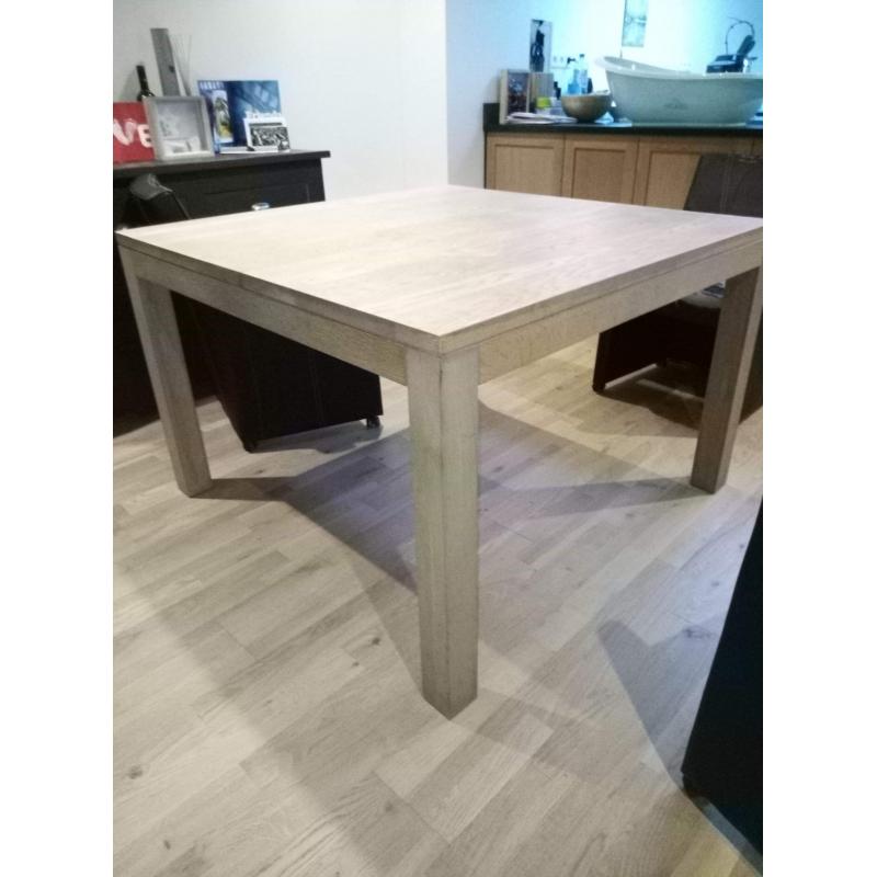 Massief houten tafel