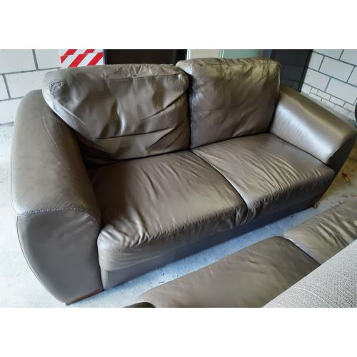 2 lederen sofa&#039;s