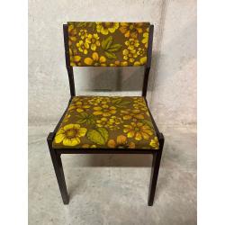 Vintage Seventies stoelen , 6 stuks leuk bloemenmotief