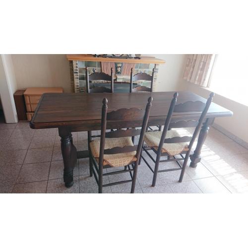 massief Franse eiken tafel met 6 stoelen