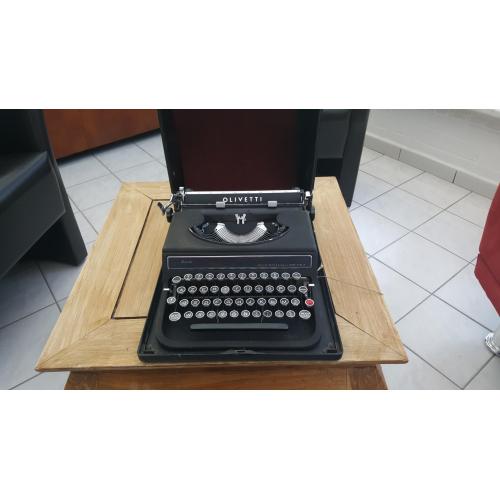 Antieken Typmachine Olivetti