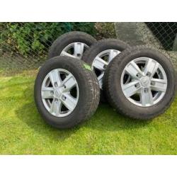 Set Winterbanden met velgen  215/65 R 16 Cford Transit Custum bwj 2019