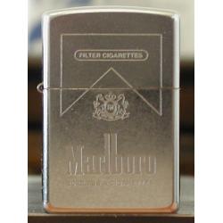 Aansteker Zippo met zéér fijn en mooi Marlboro logo voor collector